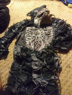 Kid custumes size 12 -14
