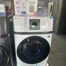 GE Profile -4.6 Cu 2 In 1 Washer And Dryer Brand New