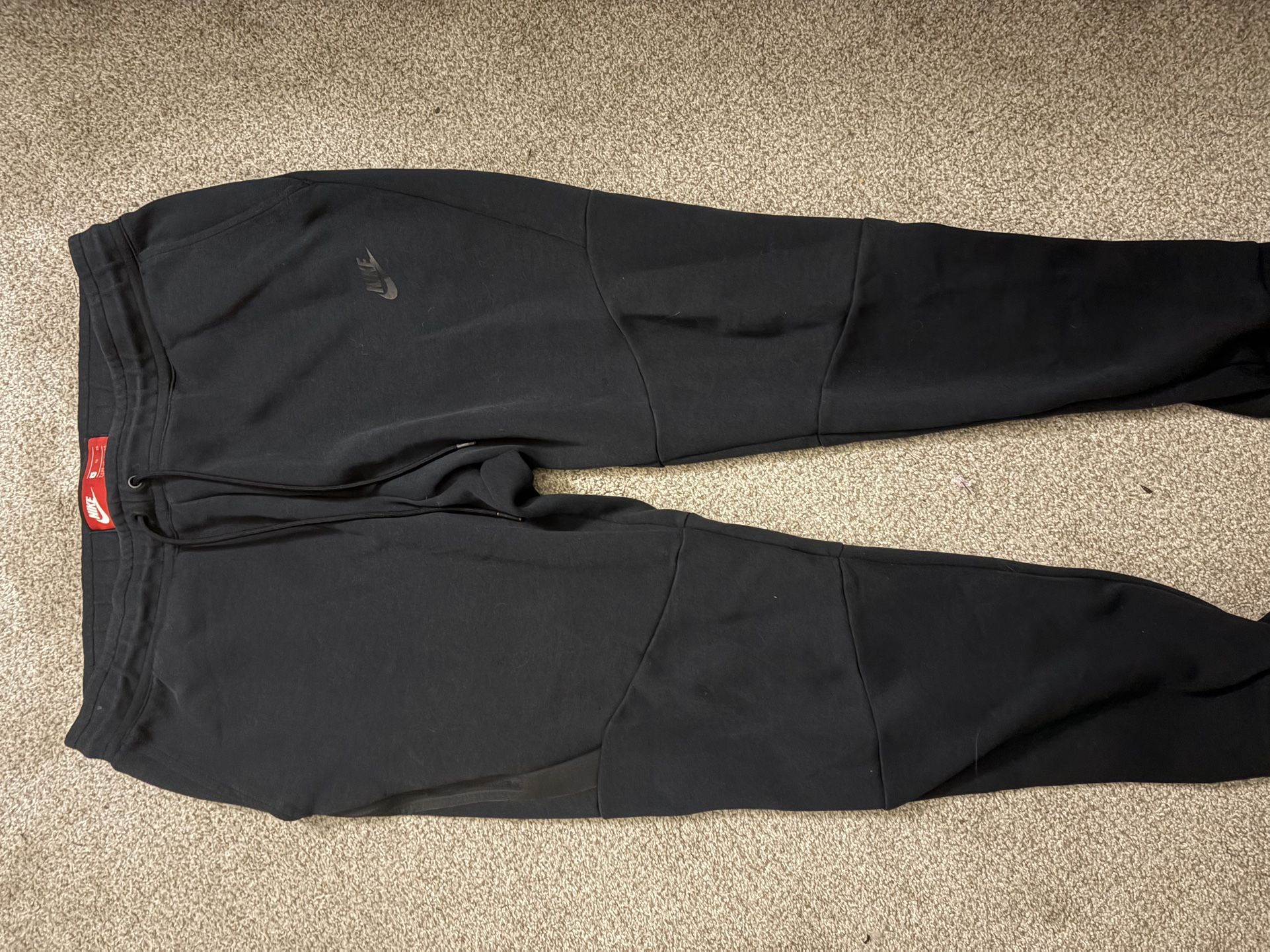 Black Nike Men's Tech Fleece Joggers