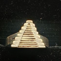 Vintage 10k Pyramid Ring
