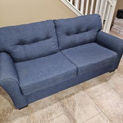 LOVESEAT COUCH
