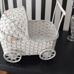 Baby Carriage Centerpieces (5)