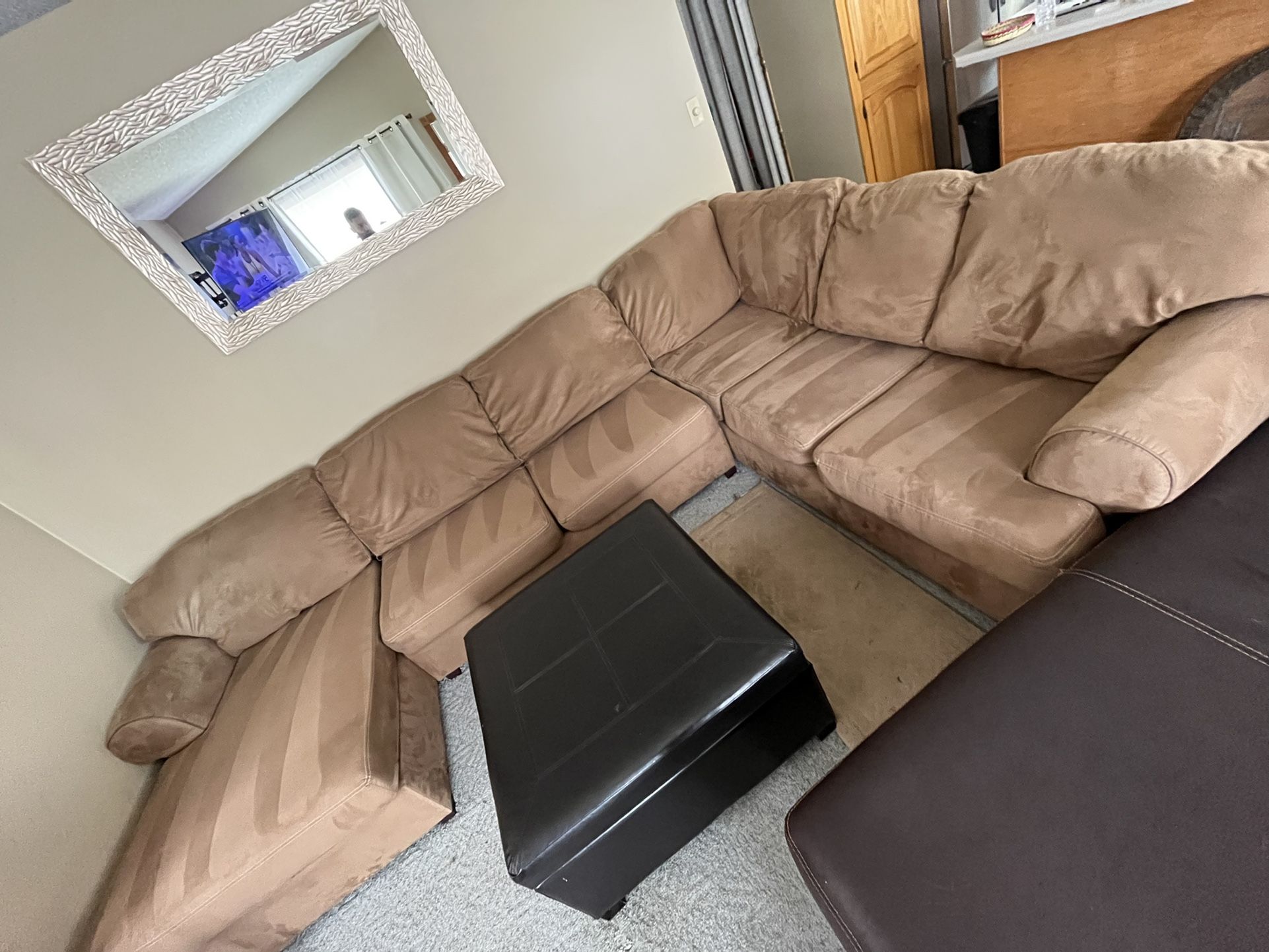 Sectional W/ Ottoman