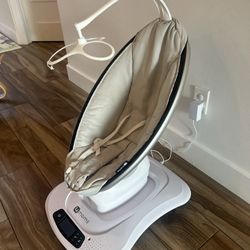 Mamaroo 4 Moms