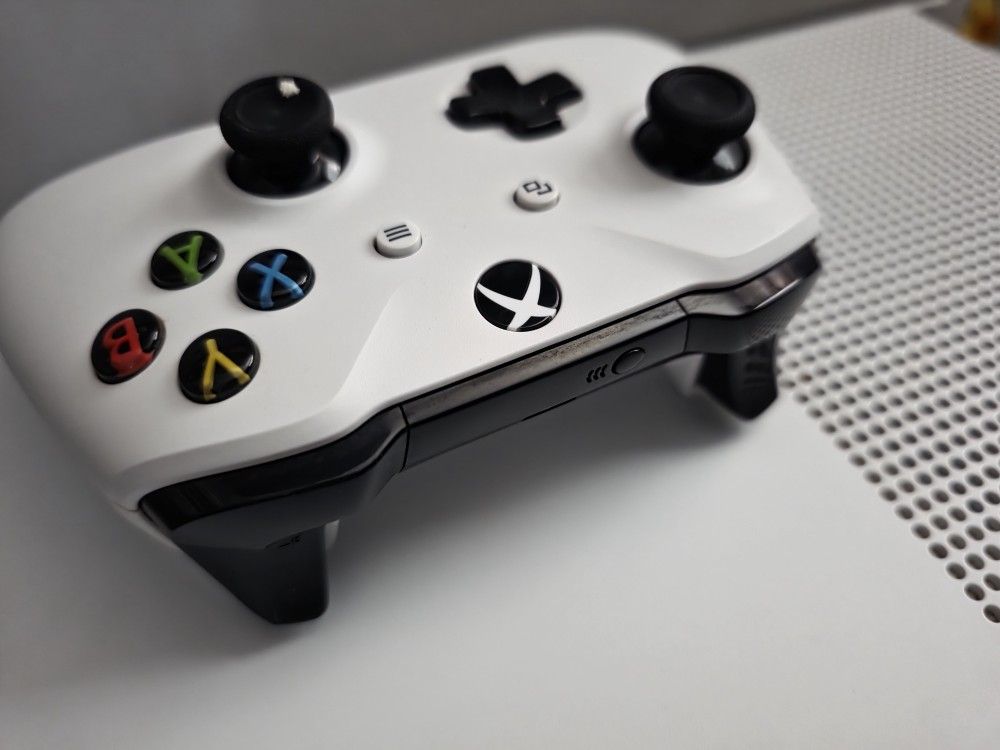 Xbox One S