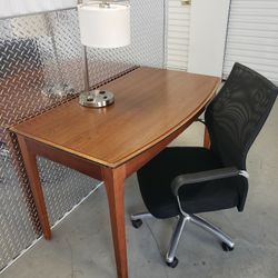 Desk And Office Chairs 