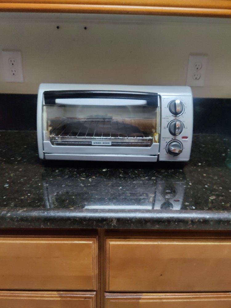 Black & Decker (Toast R Oven)