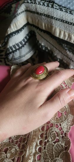 Pretty Adjustable Gemestone Vintage Gold Color Ring