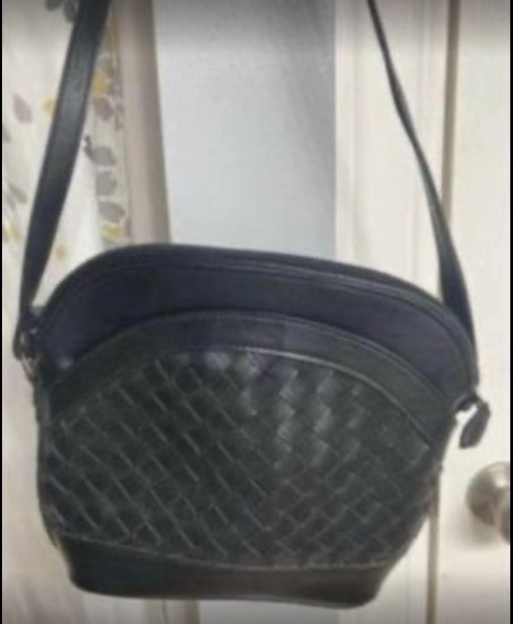 New Black Purse With Adjustable Strap 