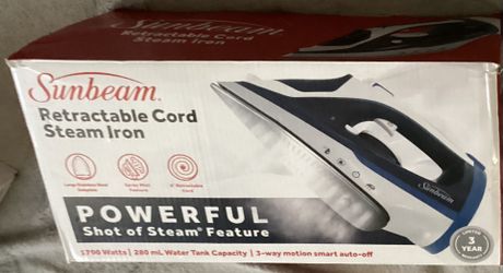 Retractable Cord Steam Iron 