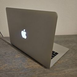 MacBook AIR 2017 Model 