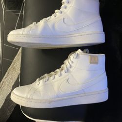 Clean NIKE High Top Sneakers. Pick Up In Willowick.