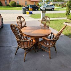 Vintage, solid Wood 42.5" Bear Claw legged table with 4 chairs, Exactly As pictured 