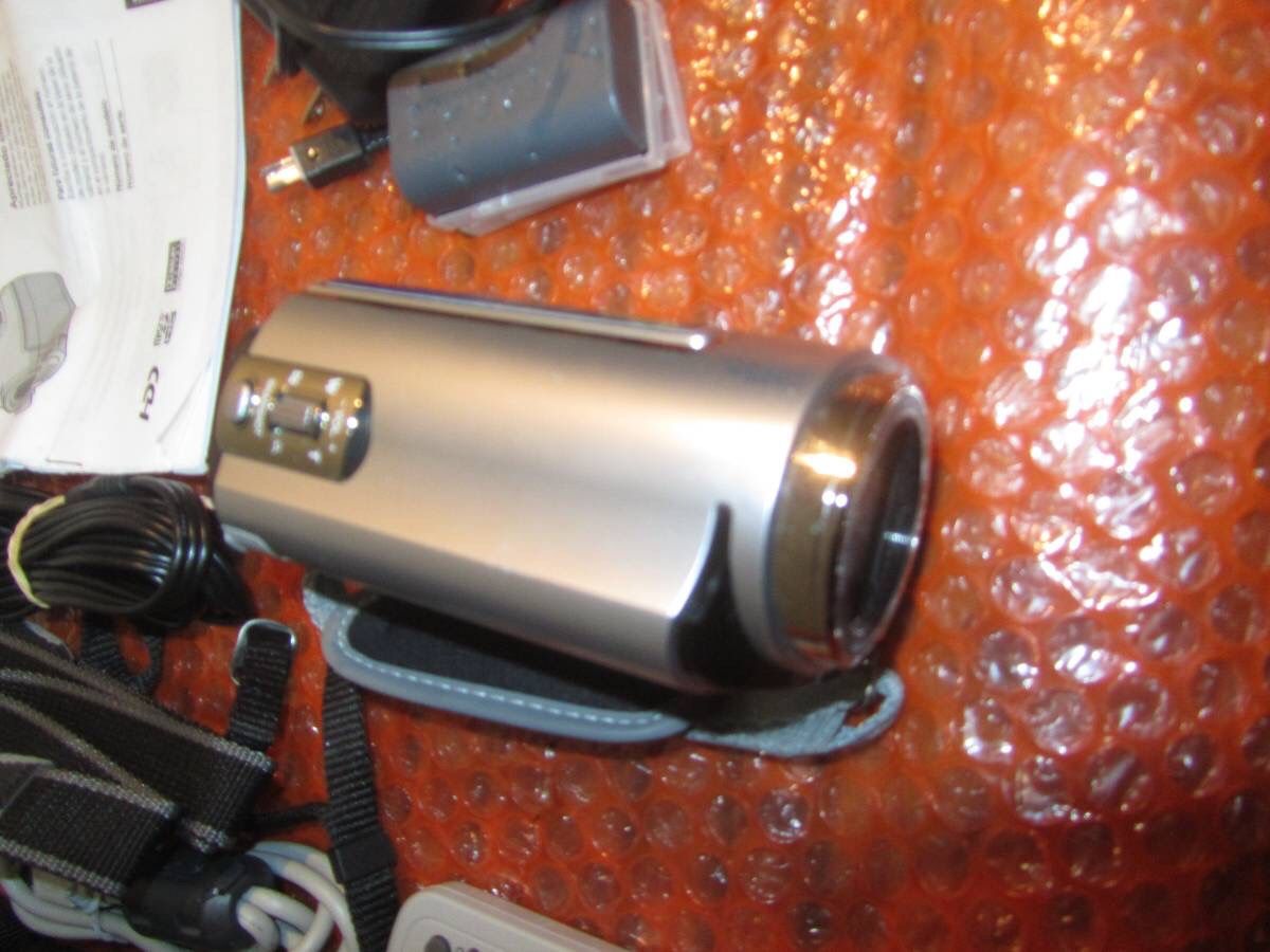 JVC Everio GZ-MG330 30 GB Hard Disk Drive Camcorder with 35x Optical Z