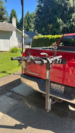Thule hitch mounted bike rack for 4 bikes