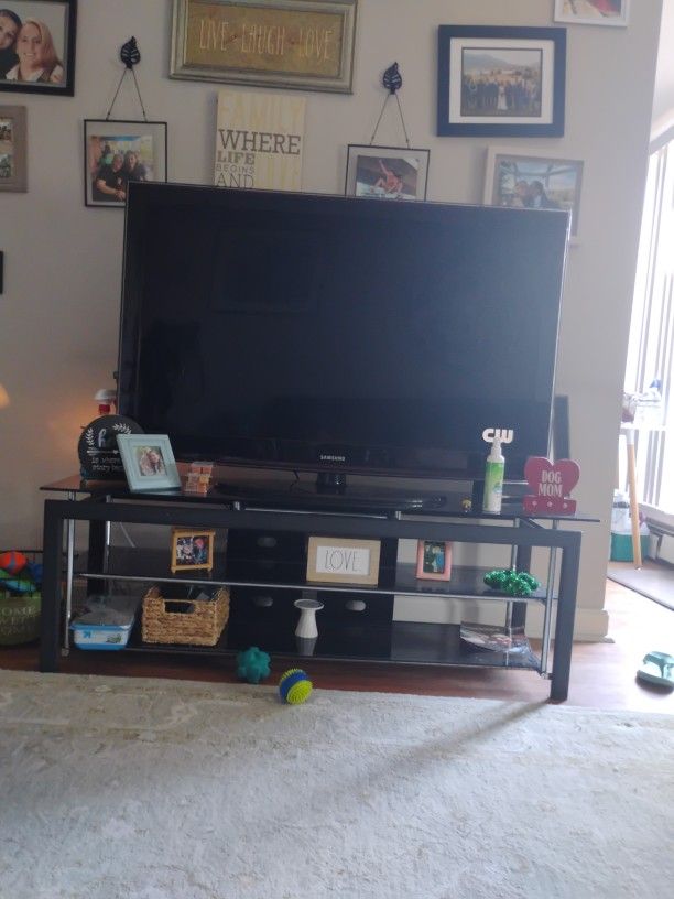 55 Inch Inch TV With Remote