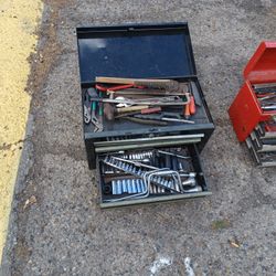 2 Tool Boxes Blk One Full 120 Red 60