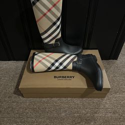 Burberry Rubber Boot Size 39/8