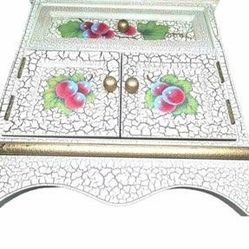 Vintage Jewelry Box With Gold Leaf 
