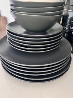 IKEA plate set