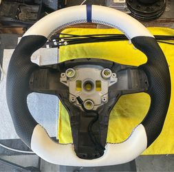 Tesla model 3/y steering wheel not juniper