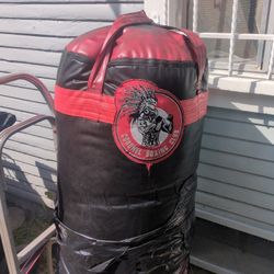 300 Lb Heavy Weight Punching Bag 