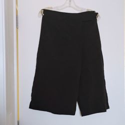 Apostrophe Stretch Black capri pants