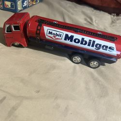 Mobilgas Vintage Tin Toy 