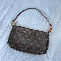 Louis Vuitton Purse 