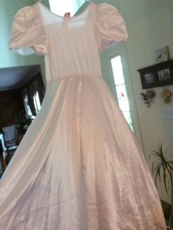Disney Beautiful White Dress 10/12