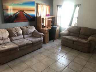 Set de juego de sala color marrón claro como nuevo $375 omo