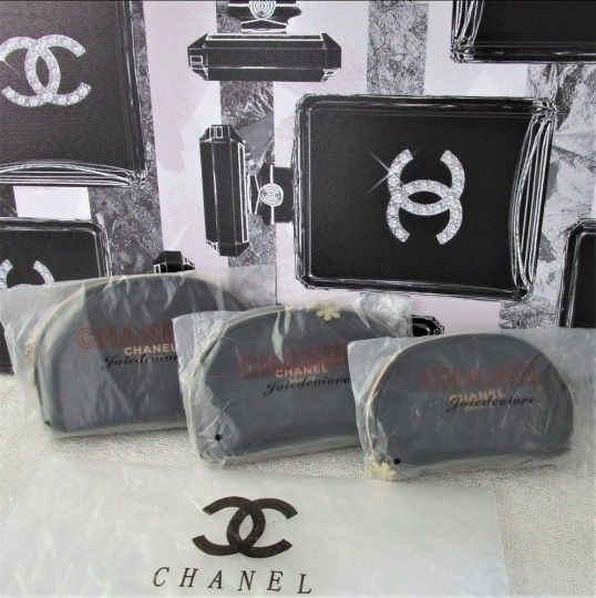 CHANEL, Bags, Chanel Beauty Cosmetic Pouch With Adjustable Chain