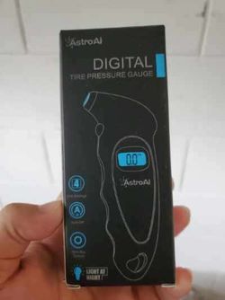 BRAND NEW TIRE PRESSURE GAUGE