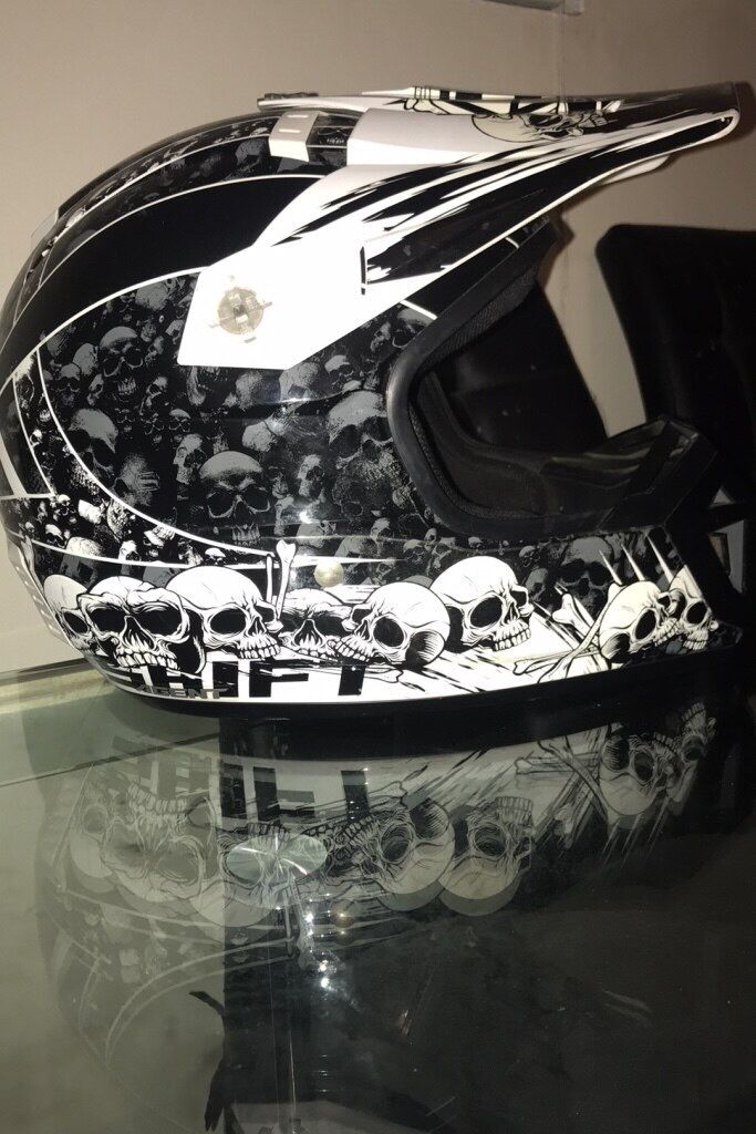 Dirt bike helmet