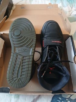 Men's Jordan 1 Flight Strap black/red
9.5
