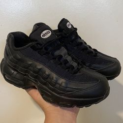 Nike Air Max 95 Essential Triple Black Youth Size : 5.5Y - Woman Size : 6.5/7