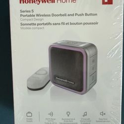 Portable wireless doorbell