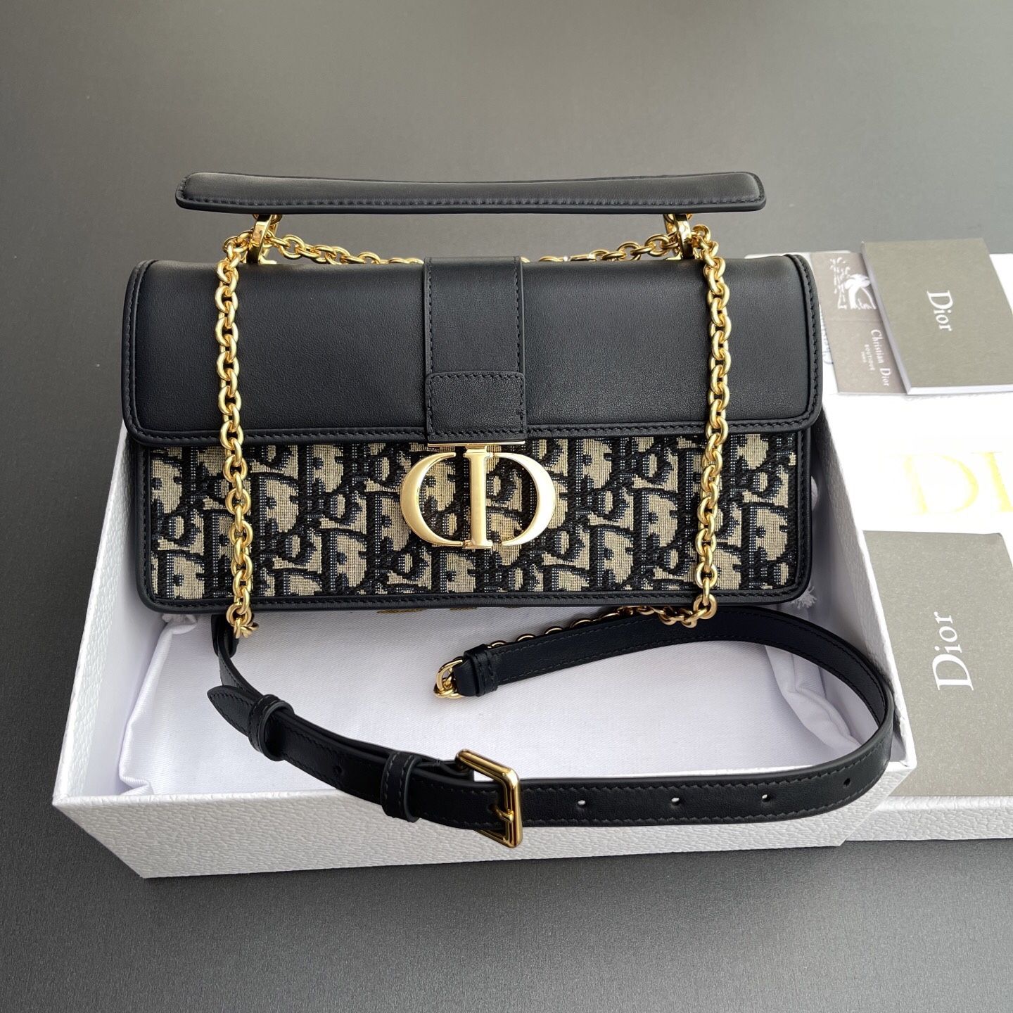 Fashionable Shoulder Bag