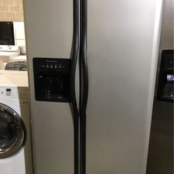 Frigidaire  Refrigerator  Side By Side Ice And Water Dispenser 