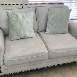 Loveseat 