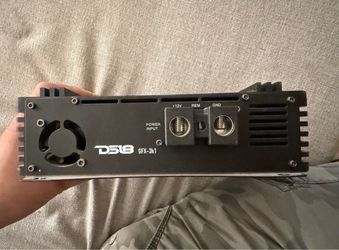 Amplificador PRO DS18  de 1 canal, rango completo, clase D, 3000 vatios RMS a 1 ohmio