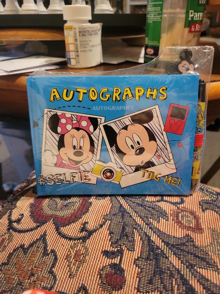 Autograph Book For DISNEYLAND 