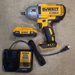 NEW DEWALT 20V XR 1/2 IMPACT WRENCH KIT 