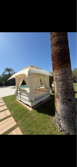 TUUCI Luxury Outdoor Canopy Daybed – $5,000 – Scottsdale