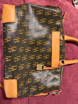 Dooney and bourke purse