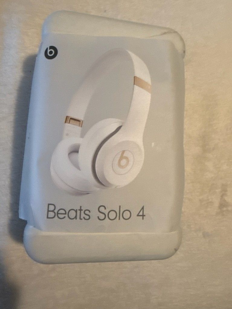 Beats Solo 4 Bluetooth Wireless On-Ear Headphones *BRAND NEW*