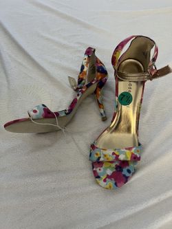 Madden Girl floral Kitten Heels 7.5 Women Sandals