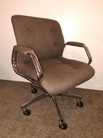 Steelcase Office Chair! Super comfy! Leans back & rocks