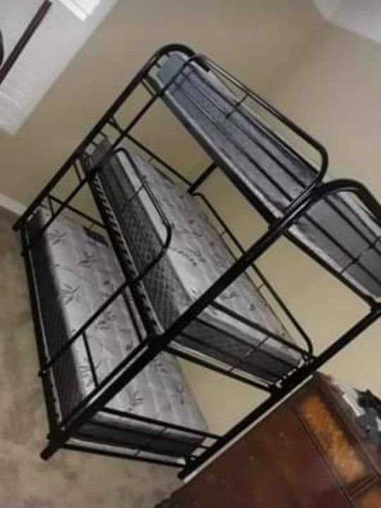 Triple Twin BunkBed (w/mattress:$905)