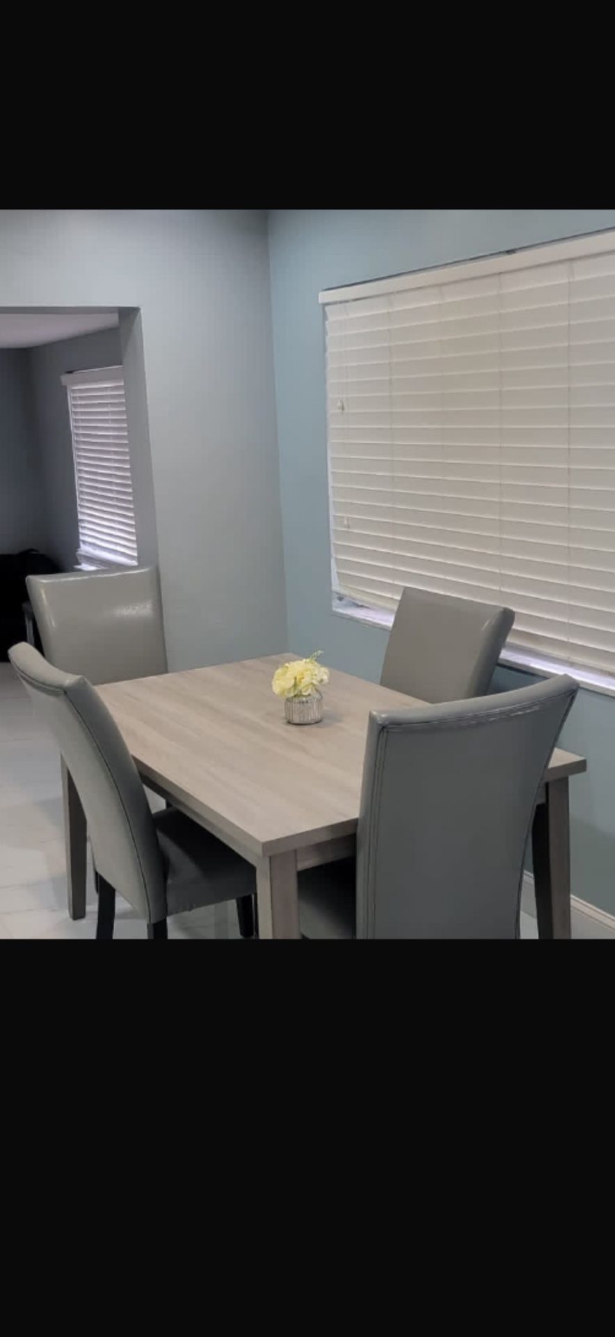 Dining Room Table And 4 Chairs 